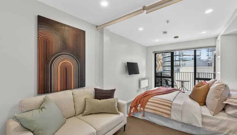 8J/23 Emily Place, Auckland Central