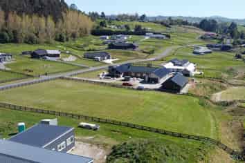 17 Lochinvar Lane, Acacia Bay