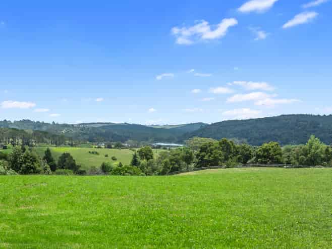 109 Okura River Road, Okura