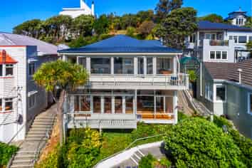 37 The Crescent, Roseneath