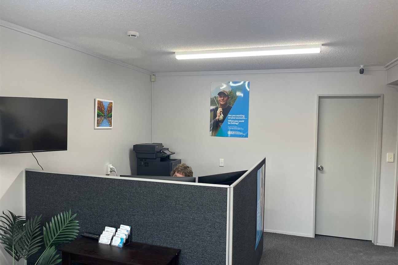 CENTRAL FRANKTON OFFICE/WAREHOUSE - Vista 5
