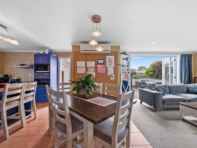 813 Oliphant Road, Raureka