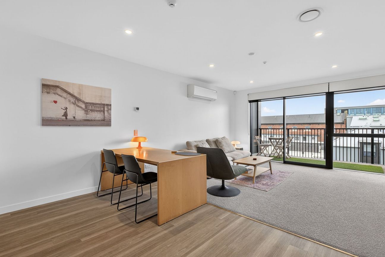 Spacious Apartment, City Views and All Day Sun - Vista 6