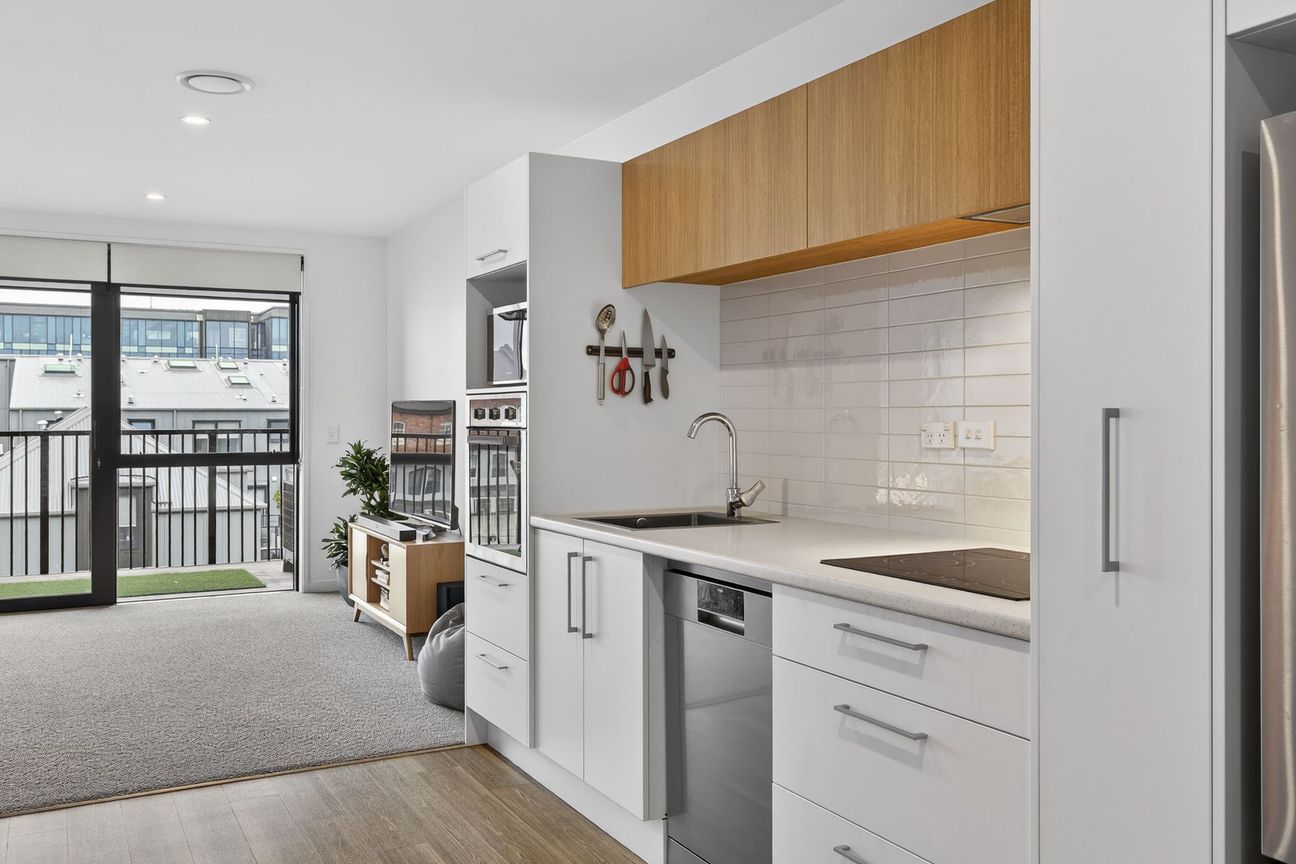 Spacious Apartment, City Views and All Day Sun - Altro