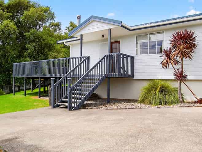 16 Puawai Street, Kaiwaka