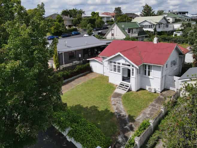 96 Lake Road, Frankton