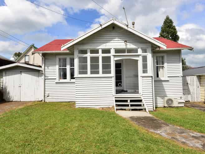 96 Lake Road, Frankton