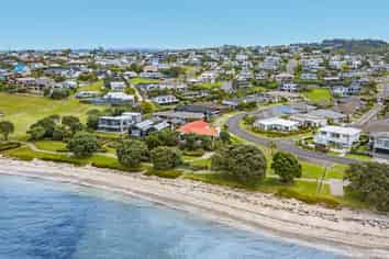28 Schooner Avenue, Snells Beach