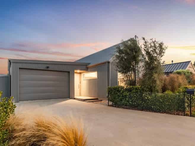 22 Robrosa Street, Wanaka