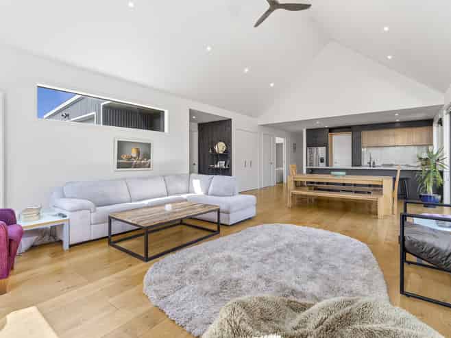 22 Robrosa Street, Wanaka