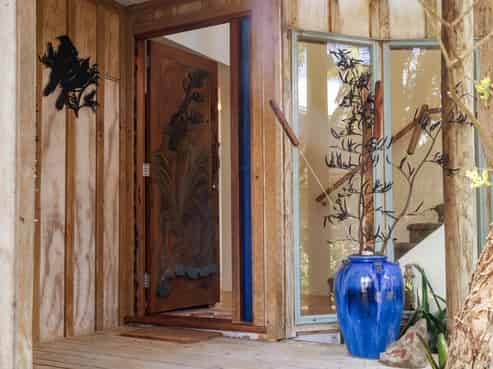 1684 East Coast Road, Whakatiwai