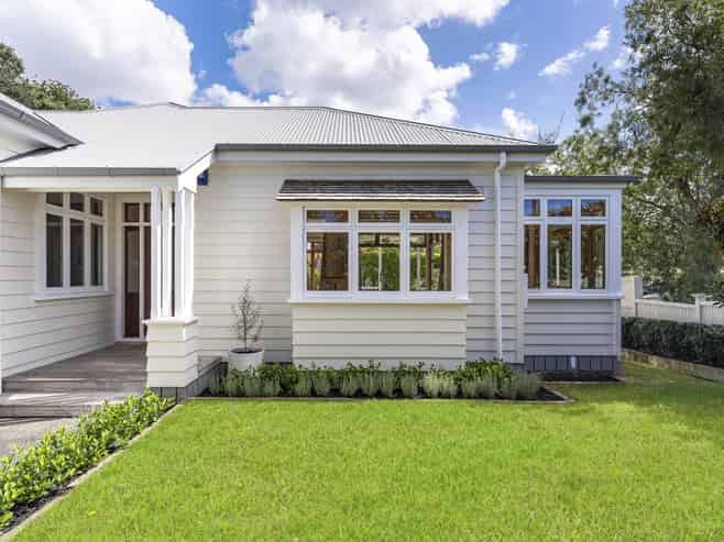 32 Clarence Road, Northcote Point