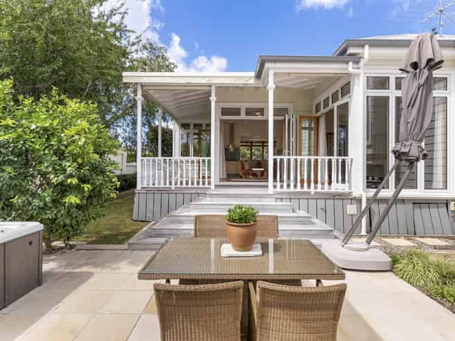 32 Clarence Road, Northcote Point