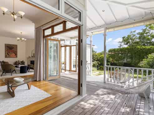 32 Clarence Road, Northcote Point