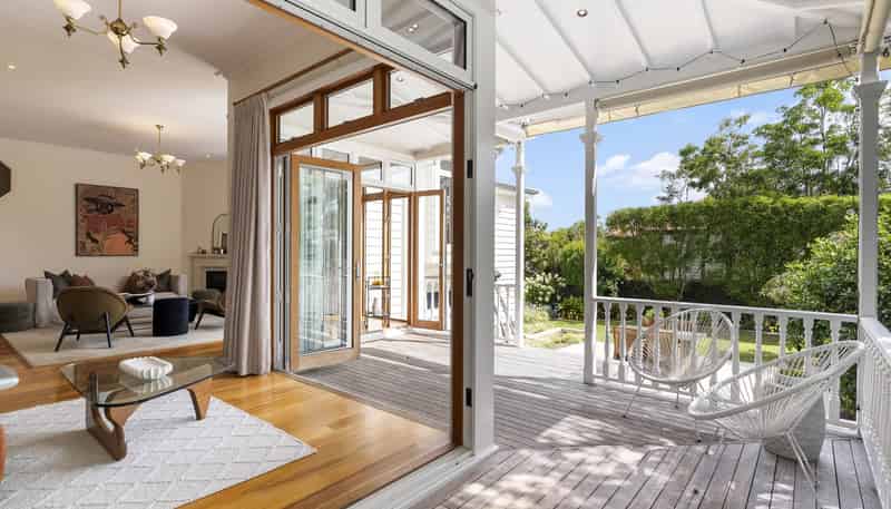 32 Clarence Road, Northcote Point