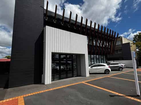 Large A-Grade office