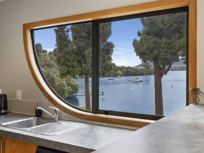 2/870 Acacia Bay Road, Acacia Bay