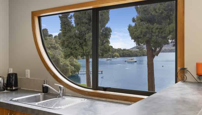 2/870 Acacia Bay Road, Acacia Bay