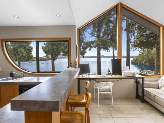 2/870 Acacia Bay Road, Acacia Bay