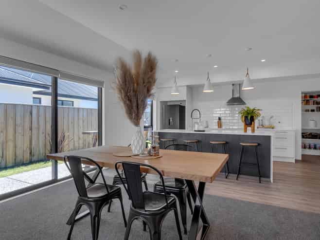 73 Henshaw Street, Ravenswood