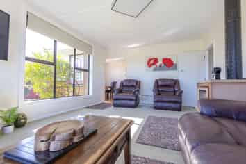 5 West Drive, Hokitika