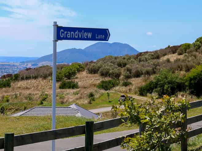 6 Grandview Lane, Acacia Bay