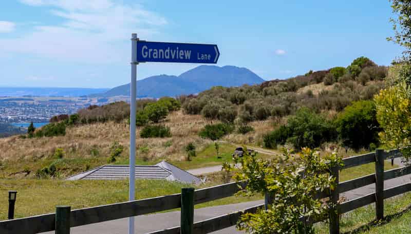 6 Grandview Lane, Acacia Bay