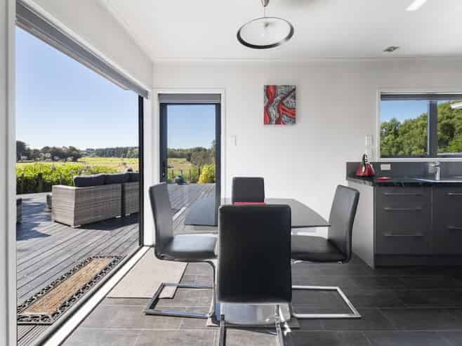 22 Ward Street, Bulls