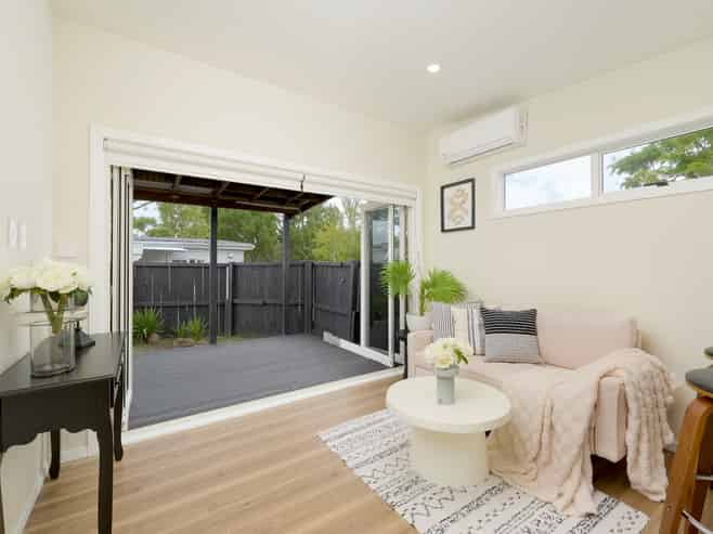 3/176 Henderson Valley Road, Henderson