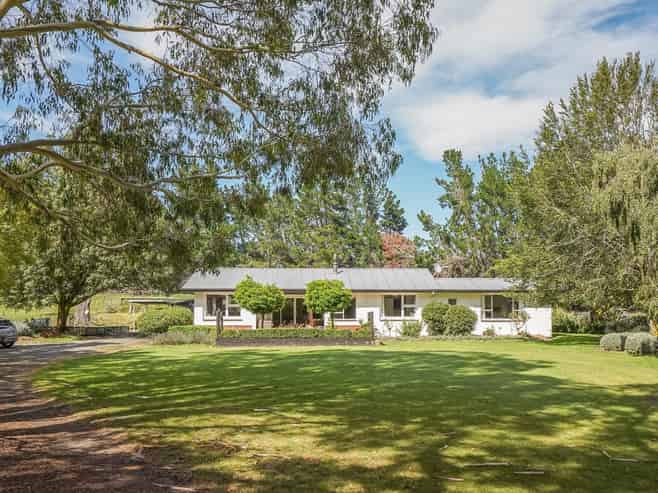 379 Pyramid Valley Road, Pyramid Valley