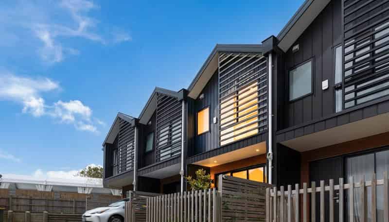 3/233 Great North Road, Henderson