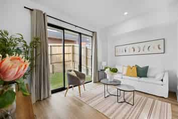 3/233 Great North Road, Henderson