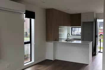 3/472 West Coast Road, Glen Eden