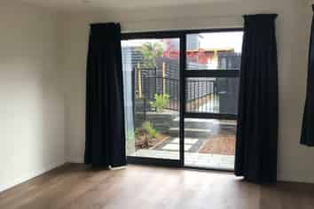 3/472 West Coast Road, Glen Eden