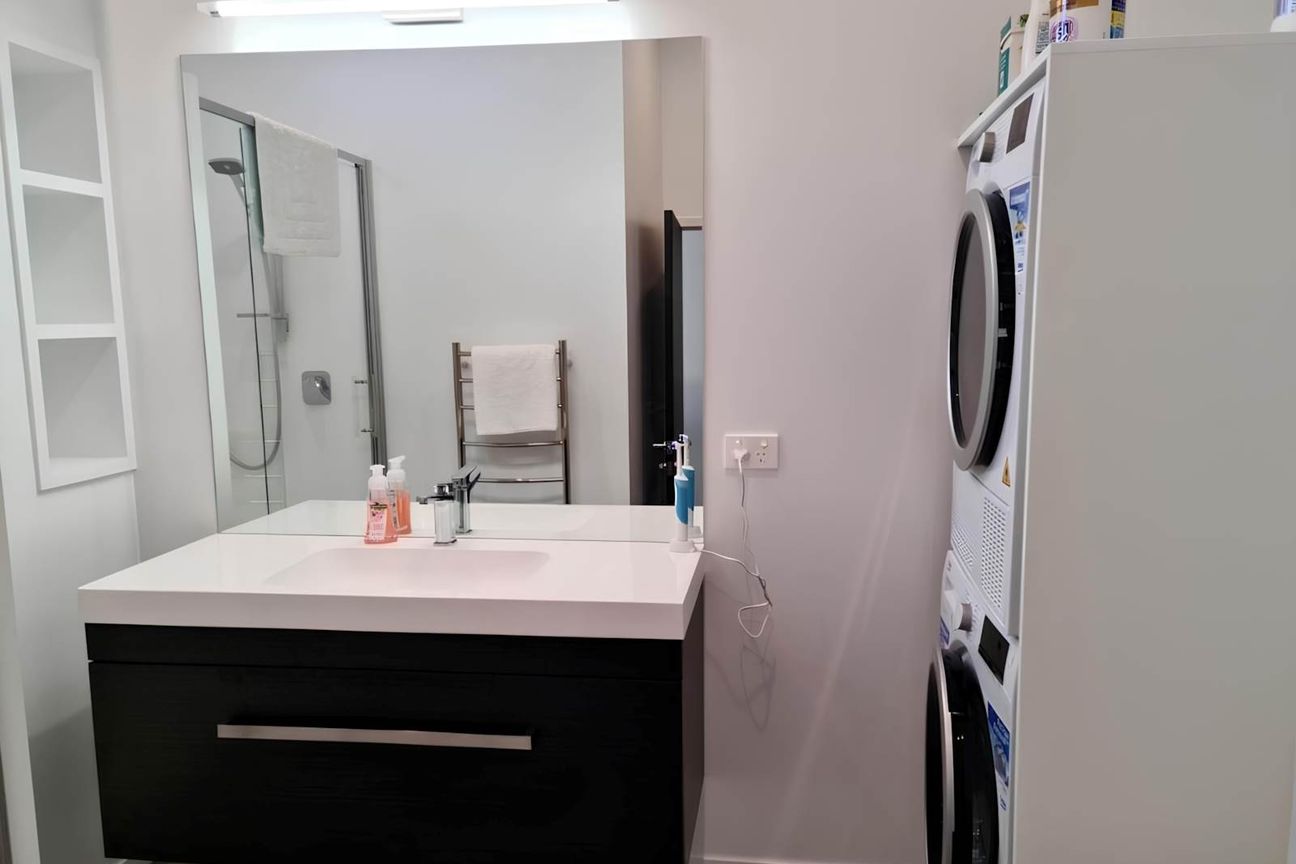 Apartment Living In Town - Widok 5