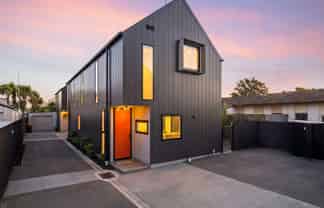 2/42 Dickens Street, Addington