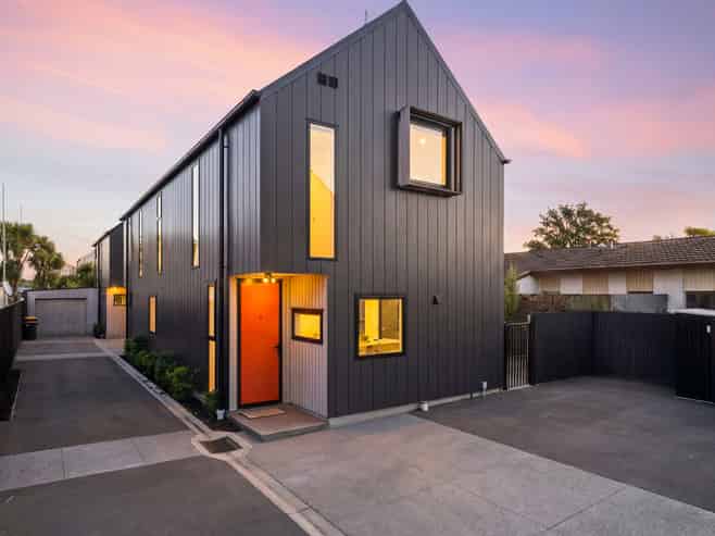 2/42 Dickens Street, Addington