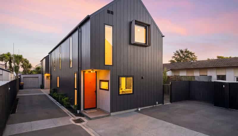 2/42 Dickens Street, Addington