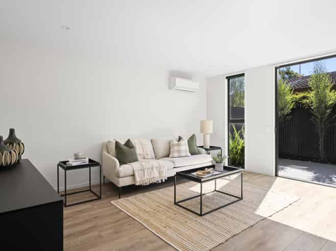 2/42 Dickens Street, Addington