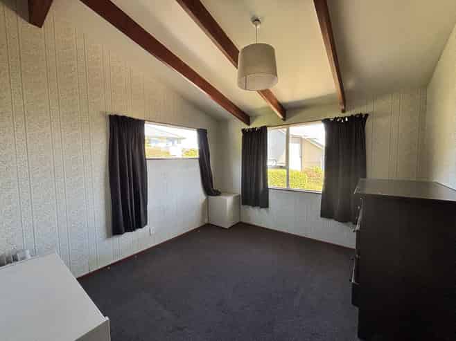 19 Calvert Place, Shiel Hill