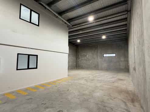 Functional industrial unit near Airport