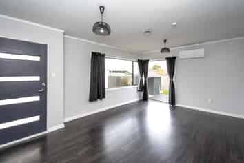 2/16 Claymore Street, Woolston