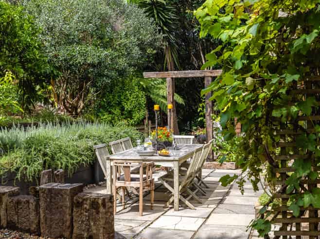 33 Beatty Parade, Surfdale