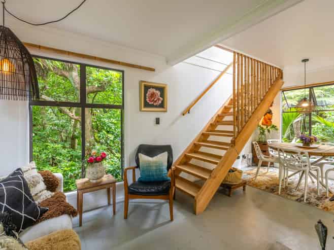 33 Beatty Parade, Surfdale