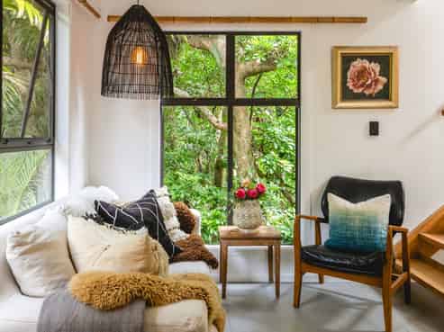 33 Beatty Parade, Surfdale