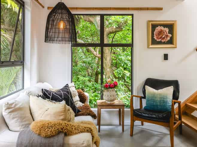 33 Beatty Parade, Surfdale