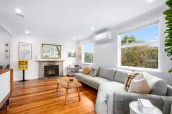 23 Cara Crescent, Paparangi