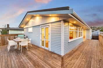 23 Cara Crescent, Paparangi