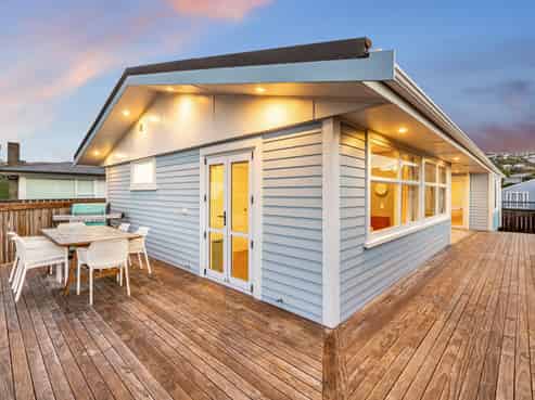 23 Cara Crescent, Paparangi