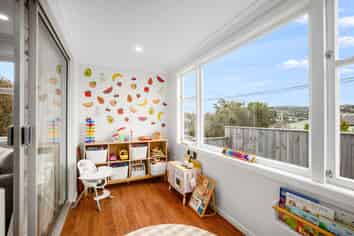 23 Cara Crescent, Paparangi